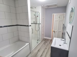 Bathroom (angle 2)- click for photo gallery